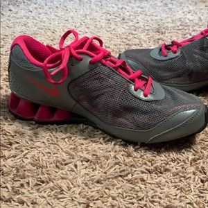 nike reax tennis shoes